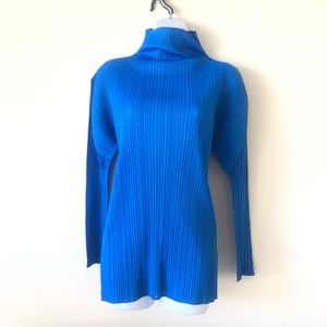 Issey Miyake Turtleneck long sleeve